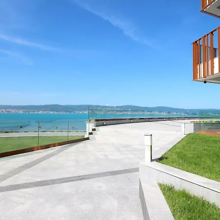 アパート Paradiso 308-309 Private ネセバル